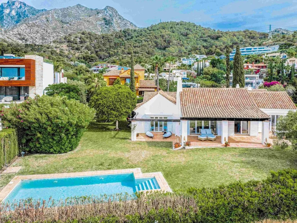 Villa 702m² in Portugal, Oeirash. Priced at 9680000€ rent photo-25