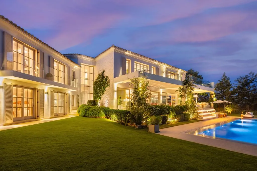 Villa 453m² in Portugal, Oeirash. Priced at 2950000€ rent photo-63
