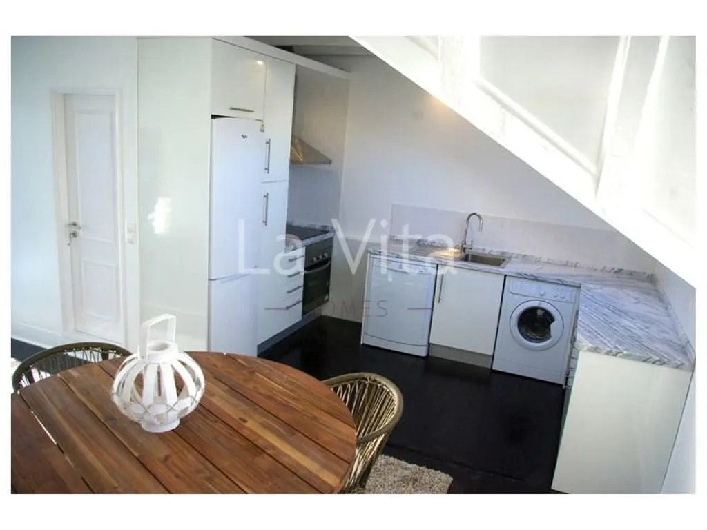 Flat 99m² in Portugal, Cascais. Priced at 2500€ rent photo-2