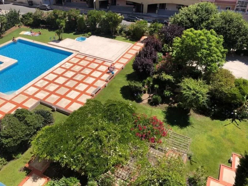 Flat 99m² in Portugal, Cascais. Priced at 2500€ rent photo-11