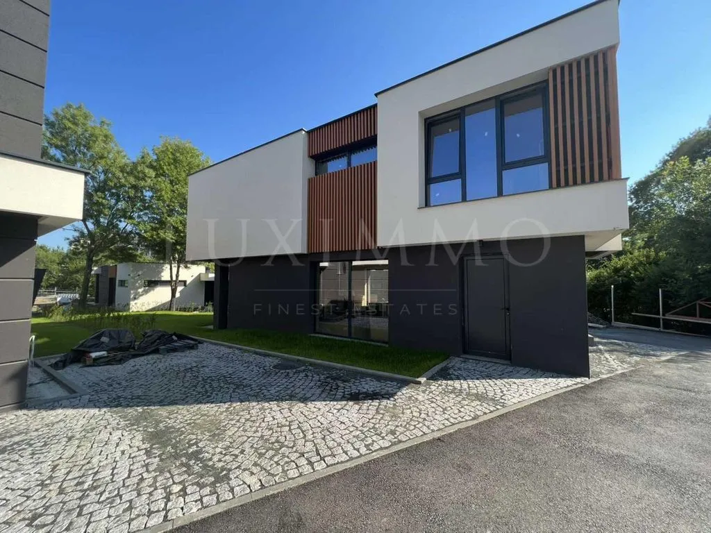 Townhouse 211m² in Bulgaria, Tsarevo. Priced at 400000€ rent photo-1