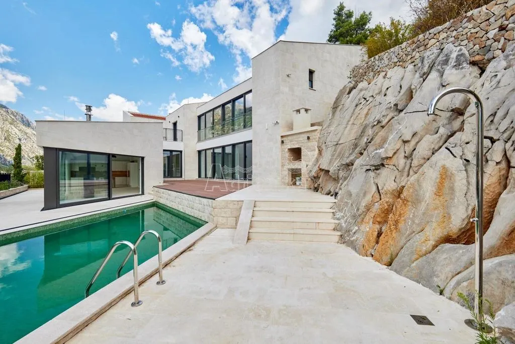 House 124m² in Montenegro, Kotor. Priced at 750000€ rent photo-10