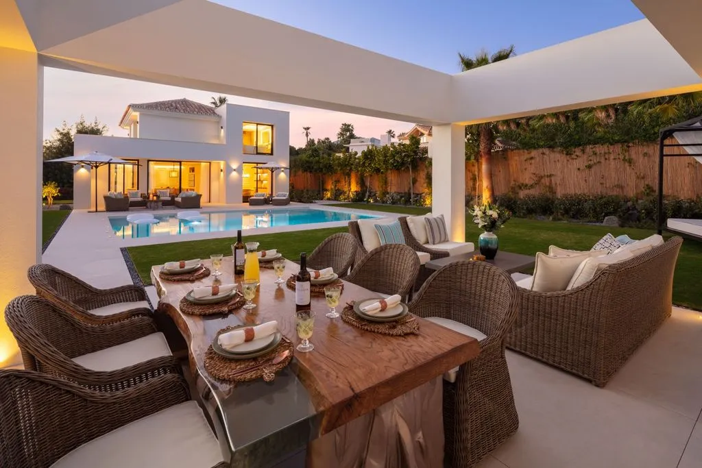Villa 393m² in Portugal, Oeirash. Priced at 3950000€ rent photo-9
