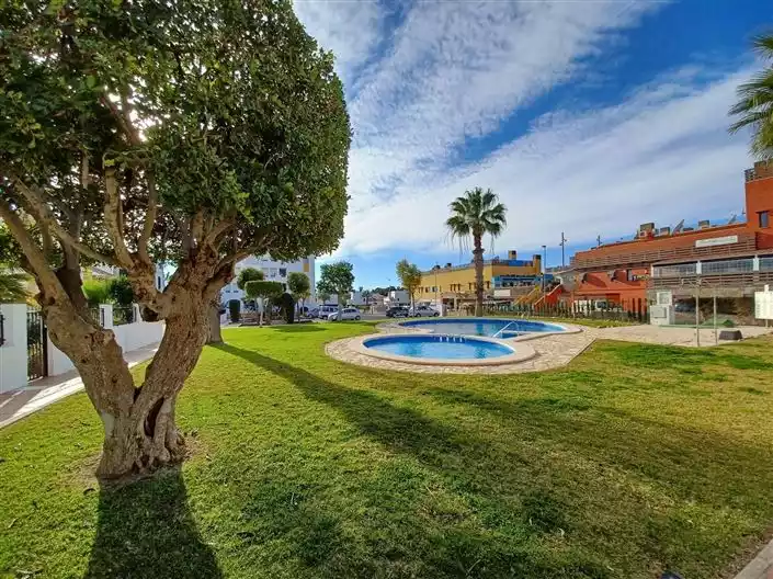 Flat 79m² in USA, Washington. Priced at 124950€ rent photo-2