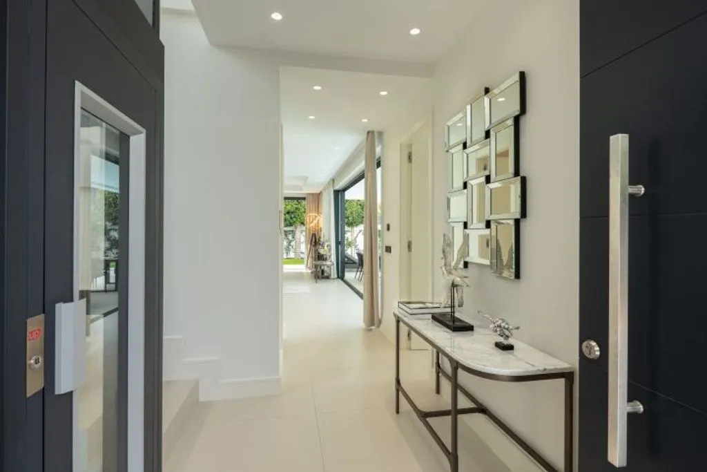 Villa 434m² in Portugal, Oeirash. Priced at 3500000€ rent photo-1