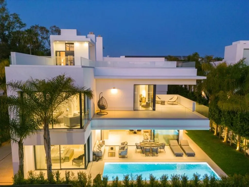 Villa 434m² in Portugal, Oeirash. Priced at 3500000€ rent photo-4