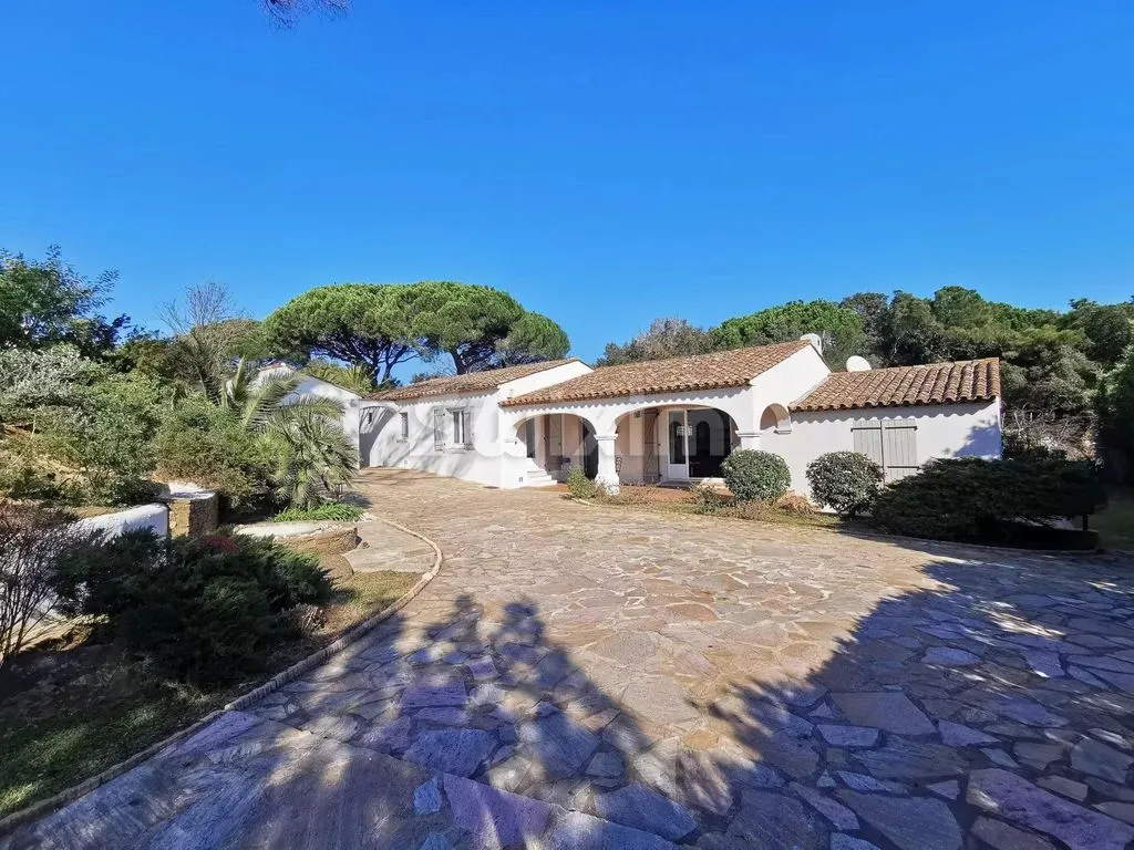 Villa 135m² in France, Gassen. Priced at 1310000€ rent photo-2