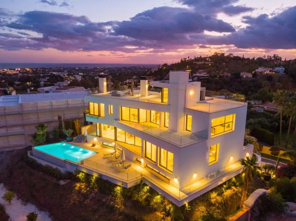 Villa 610m² in Portugal, Oeirash. Priced at 5500000€ rent photo-3