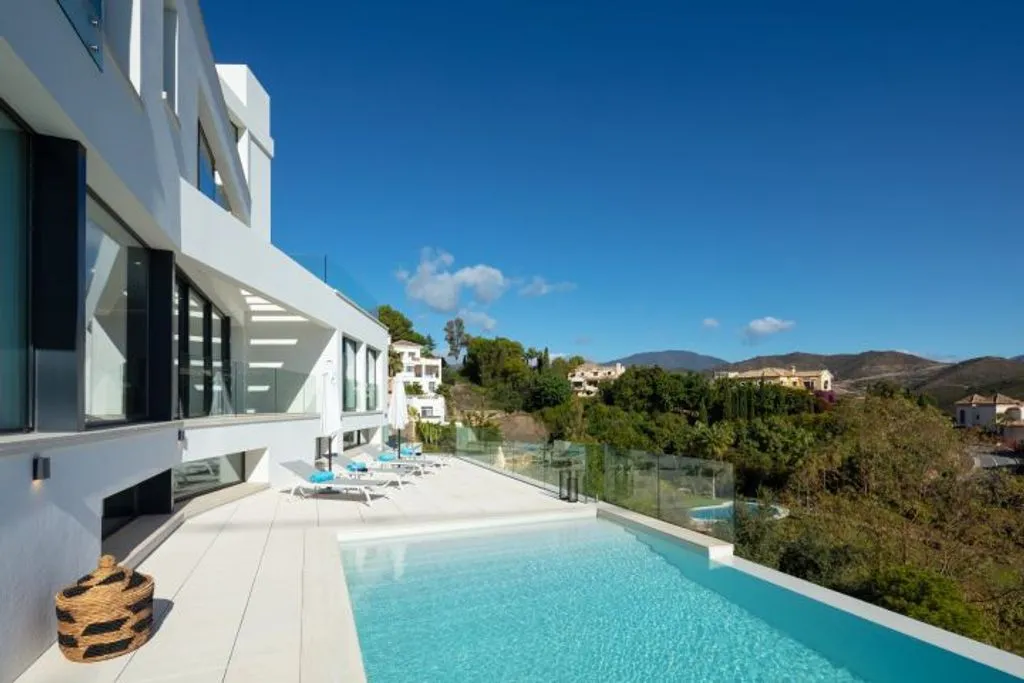 Villa 610m² in Portugal, Oeirash. Priced at 5500000€ rent photo-6