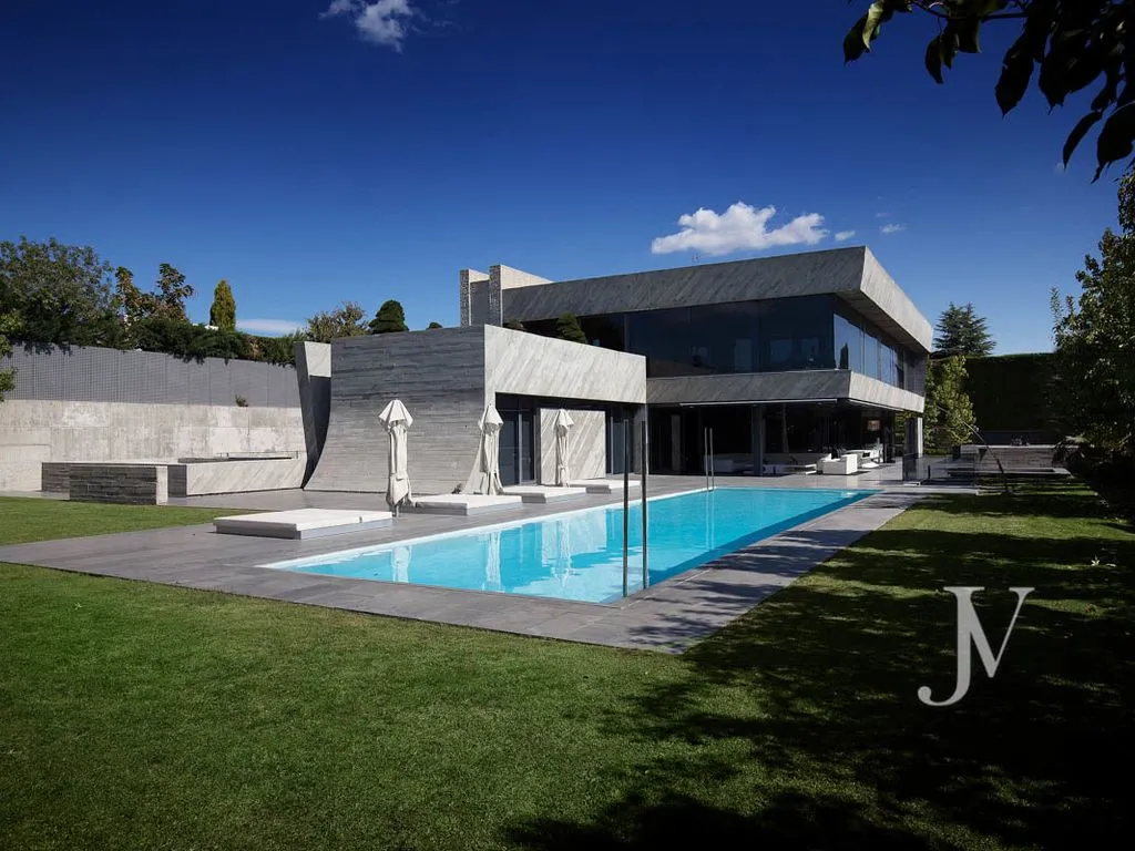 House 1050m² in Portugal, Lisbon. Priced at 5900000€ rent photo-6