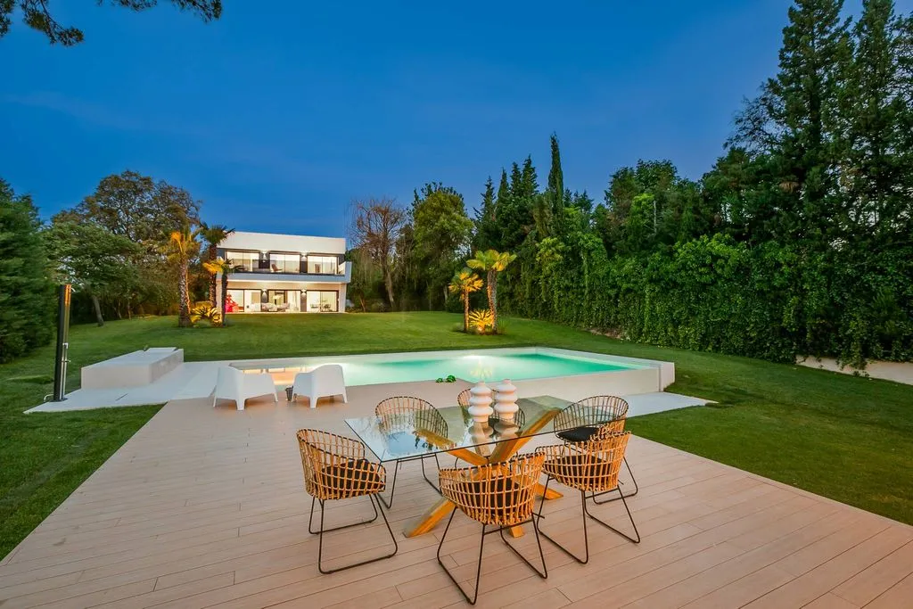 House 1267m² in Spain, Madrid. Priced at 7250000€ rent photo-3