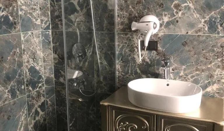 Hotels 200m² in Turkey, Istanbul. Priced at 5380175£ rent photo-3