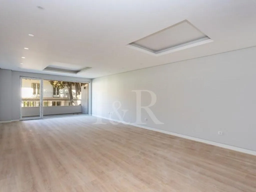 Flat 126m² in Italy, Pietralunga. Priced at 930000€ rent photo-6
