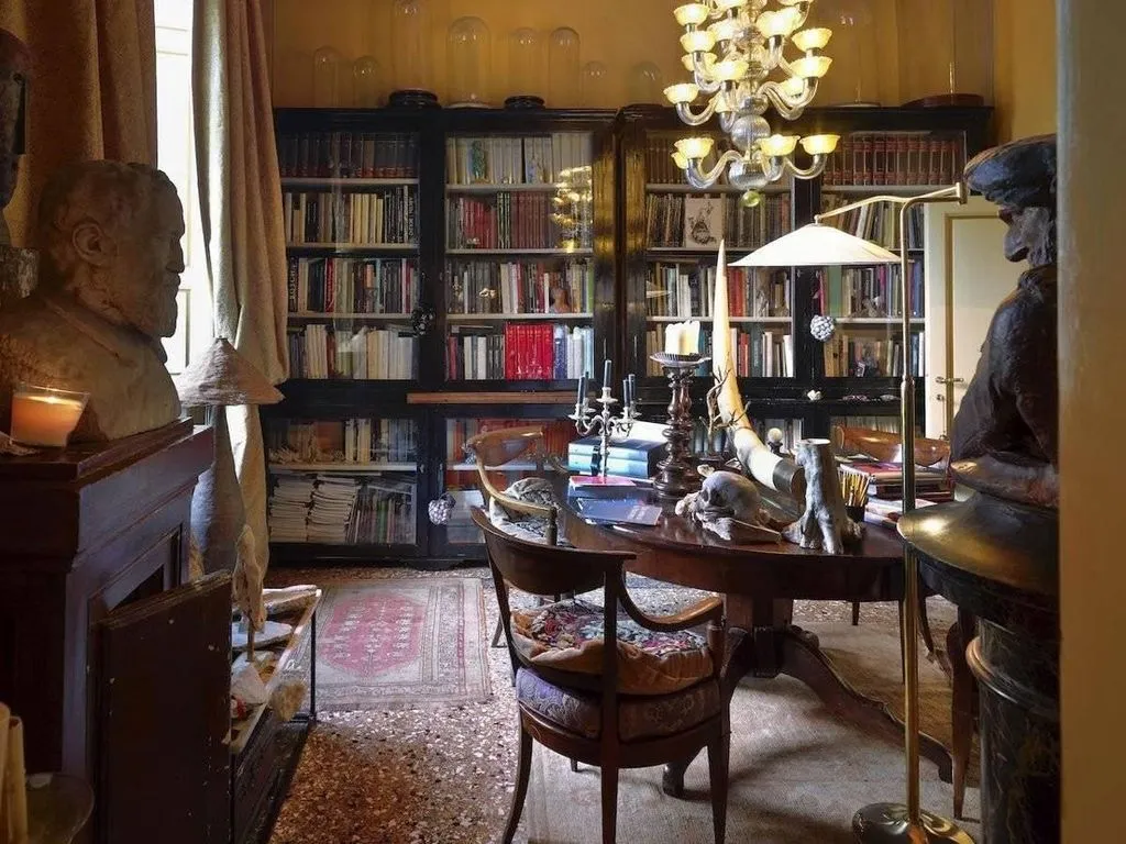 Flat 300m² in Italy, Florence. Priced at 3000000€ rent photo-3