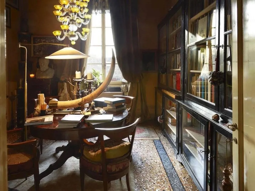 Flat 300m² in Italy, Florence. Priced at 3000000€ rent photo-5
