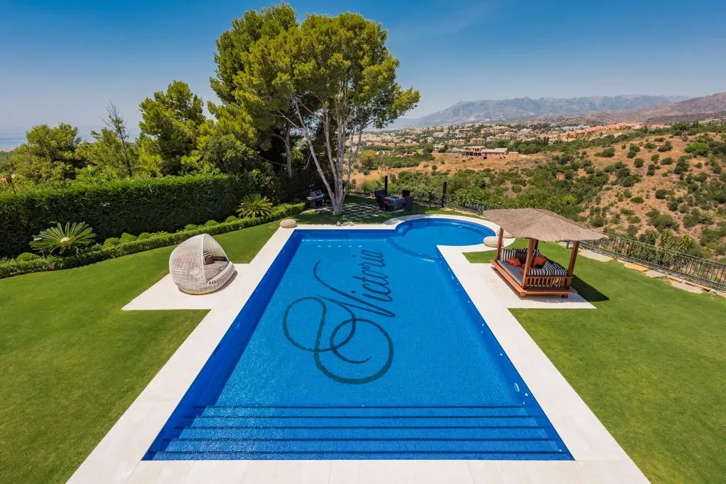 Villa 1190m² in Portugal, Oeirash. Priced at 9500000€ rent photo-24
