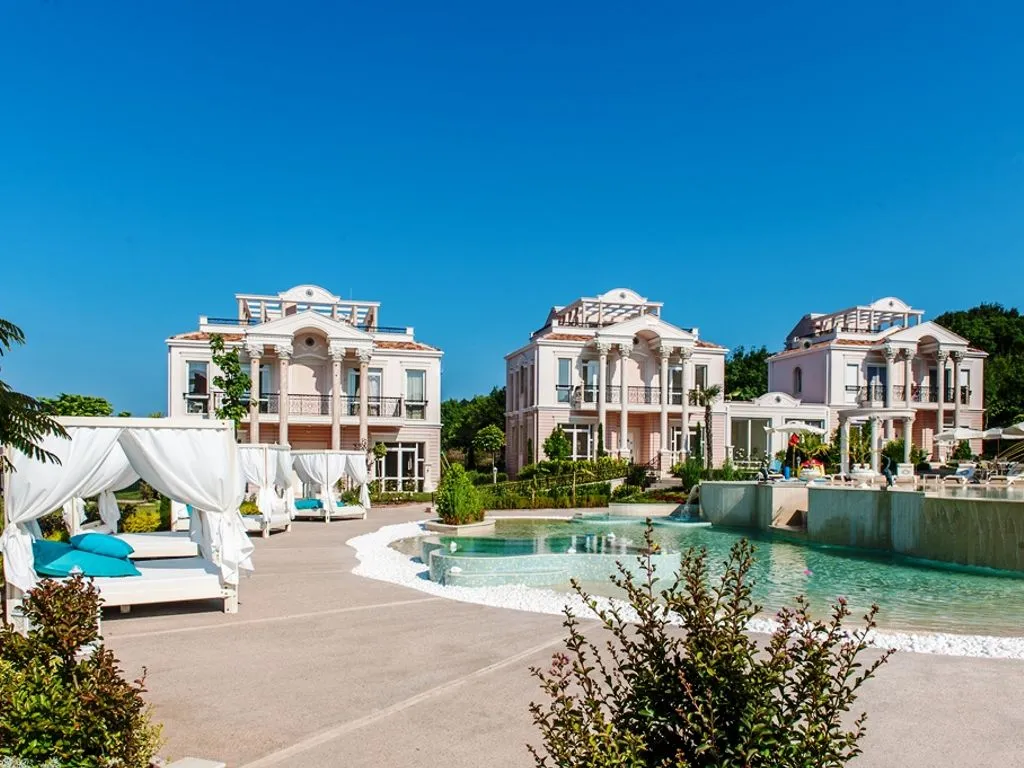 House 150m² in Bulgaria, Sozopol. Priced at 315000€ rent photo-3