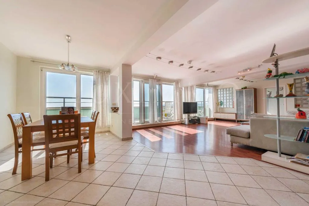 Penthouse 246m² in Bulgaria, Varna. Priced at 375000€ rent photo-2