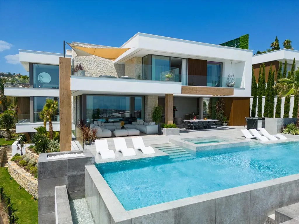Villa 550m² in Portugal, Oeirash. Priced at 3900000€ rent photo-17