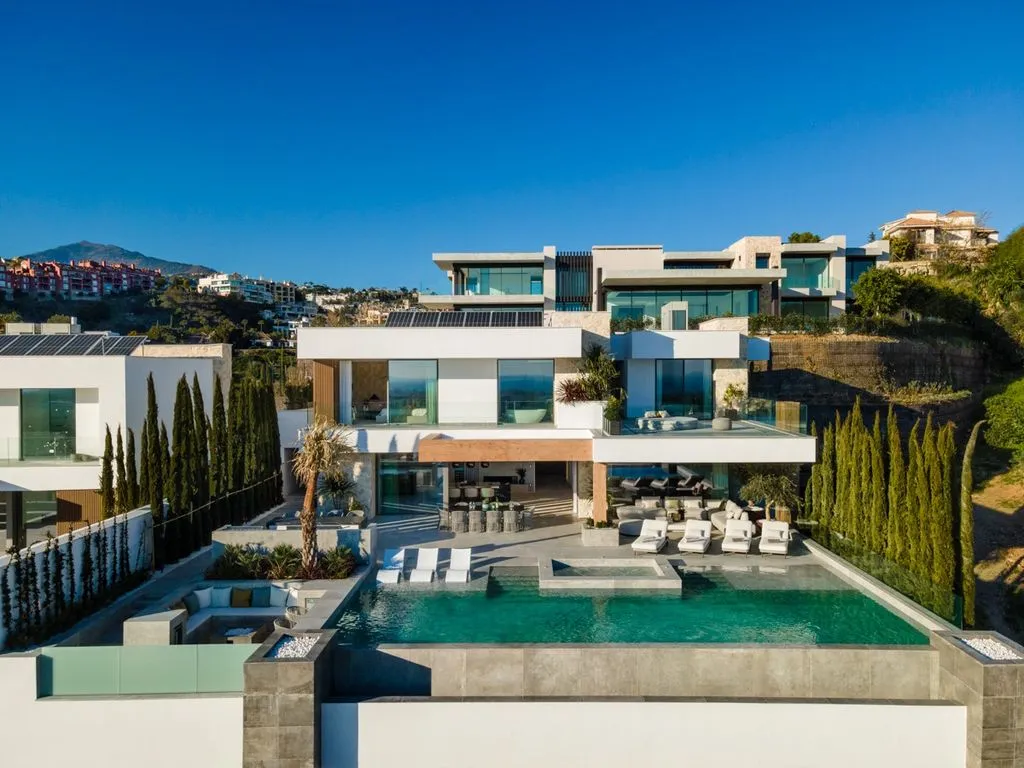Villa 1373m² in Portugal, Oeirash. Priced at 7350000€ rent photo-16
