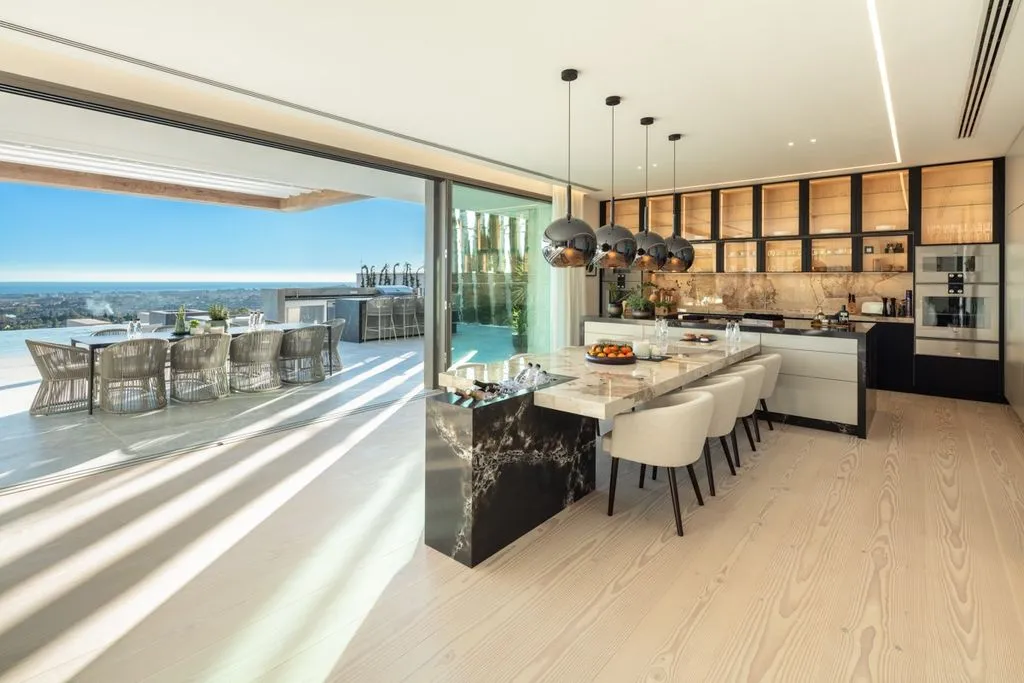 Villa 1373m² in Portugal, Oeirash. Priced at 7350000€ rent photo-19
