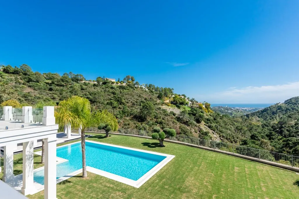 Villa 1373m² in Portugal, Oeirash. Priced at 7350000€ rent photo-29