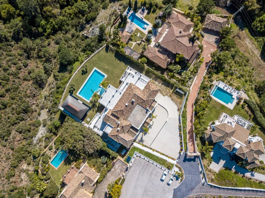 Villa 1373m² in Portugal, Oeirash. Priced at 7350000€ rent photo-52