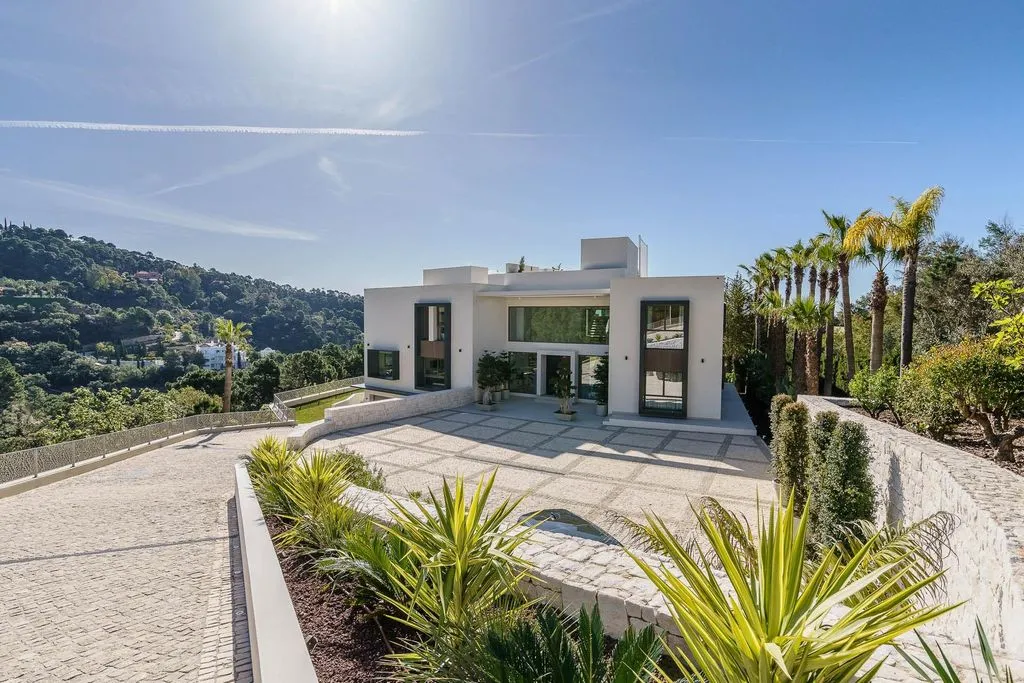 Villa 484m² in Portugal, Oeirash. Priced at 4200000€ rent photo-3