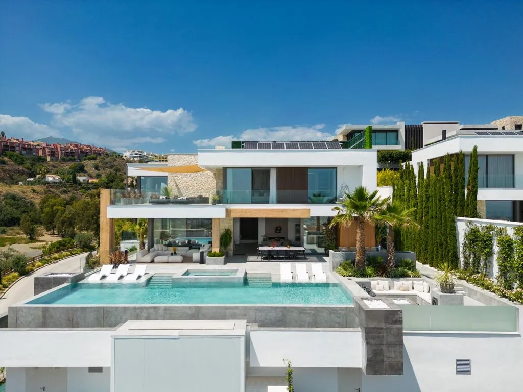 Villa 484m² in Portugal, Oeirash. Priced at 4200000€ rent photo-4