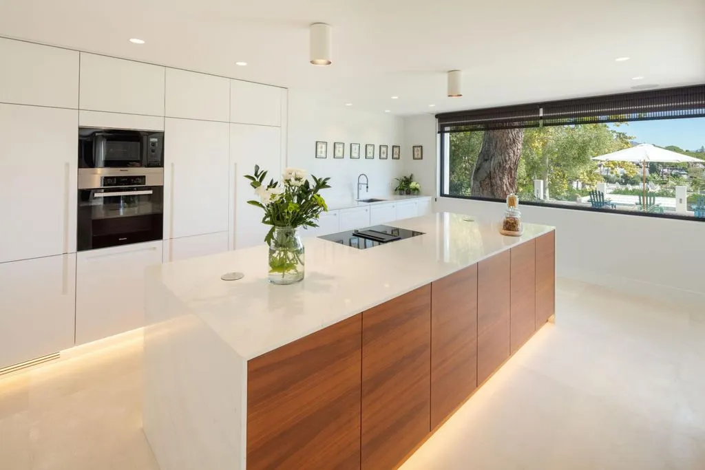 Villa 484m² in Portugal, Oeirash. Priced at 4200000€ rent photo-11