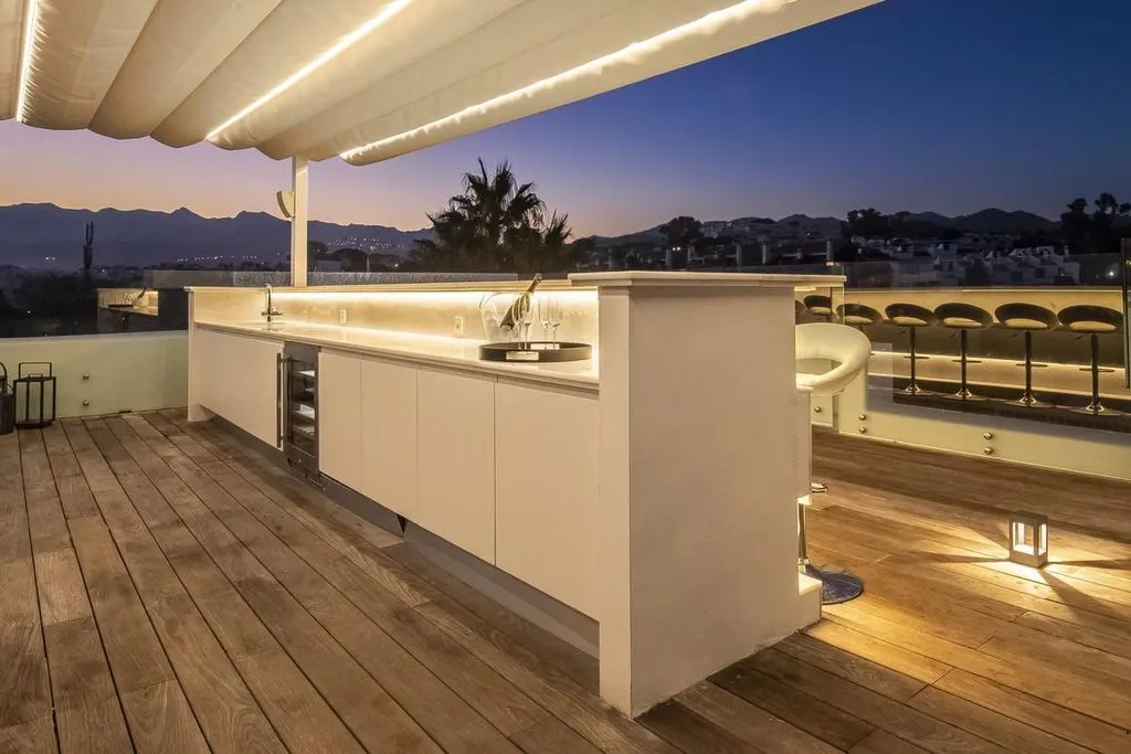Villa 444m² in Portugal, Oeirash. Priced at 6000000€ rent photo-2