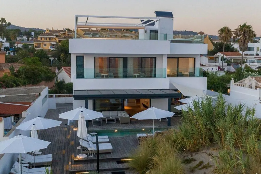 Villa 444m² in Portugal, Oeirash. Priced at 6000000€ rent photo-4