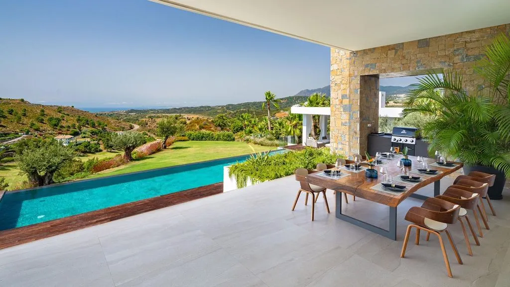 Villa 703m² in Portugal, Oeirash. Priced at 3850000€ rent photo-3