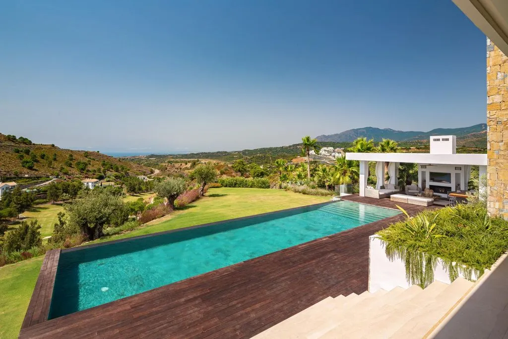 Villa 703m² in Portugal, Oeirash. Priced at 3850000€ rent photo-5