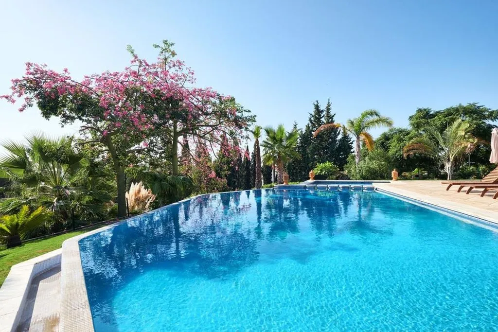 Villa 1370m² in Portugal, Oeirash. Priced at 9400000€ rent photo-8