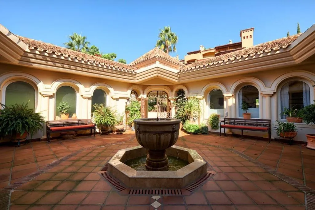Villa 1370m² in Portugal, Oeirash. Priced at 9400000€ rent photo-12