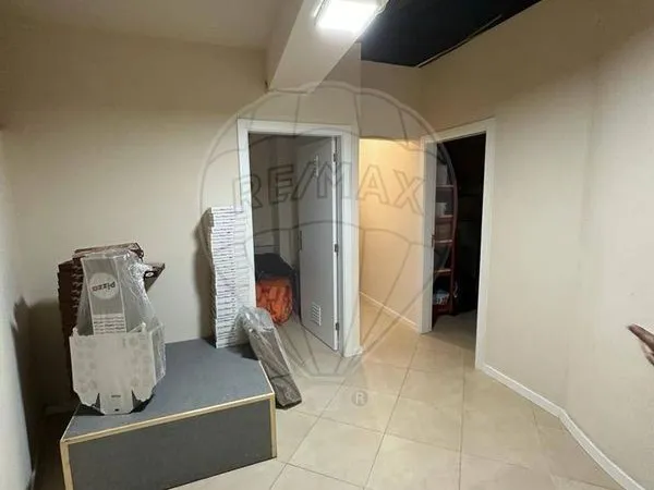 Shop 130m² in Portugal, Porto. Priced at 59748£ rent photo-3