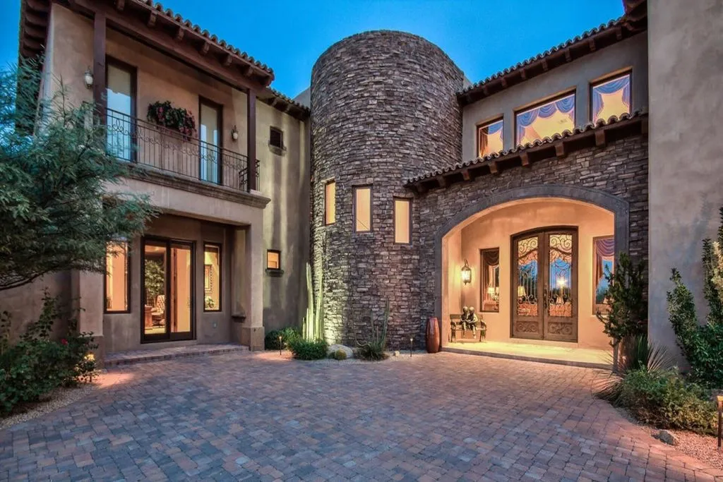 House 958m² in USA, Scottsdale. Priced at 4454700€ rent photo-1