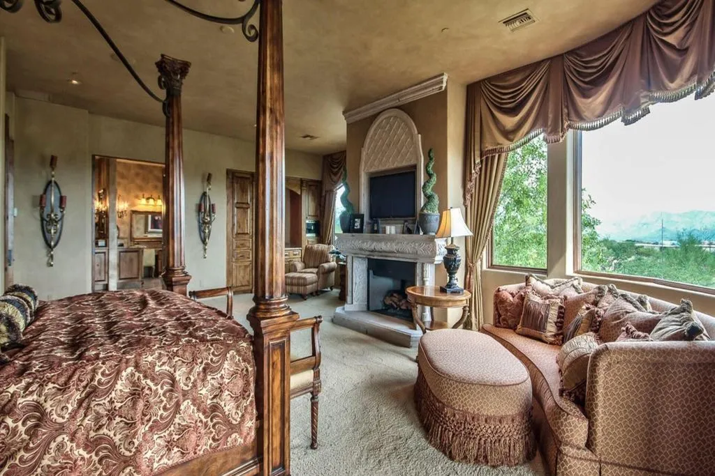 House 958m² in USA, Scottsdale. Priced at 4454700€ rent photo-3