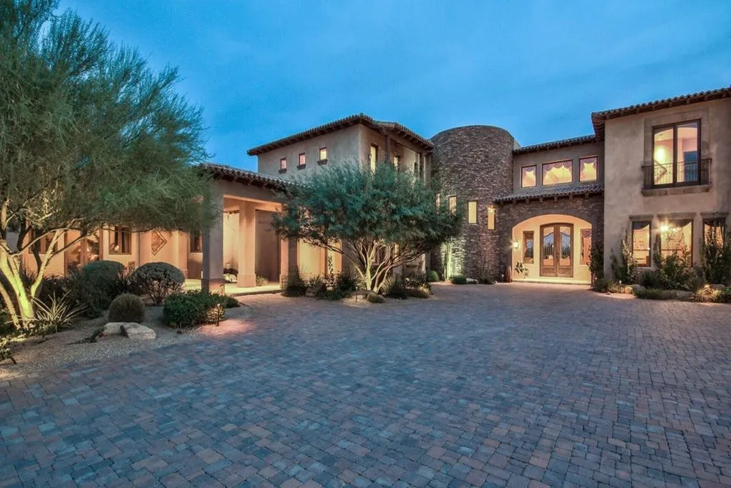 House 958m² in USA, Scottsdale. Priced at 4454700€ rent photo-5