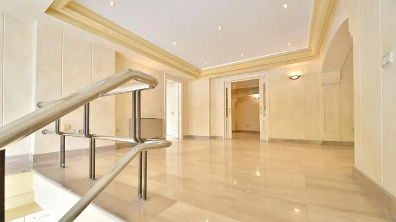 Office 375m² in Portugal, Oeirash. Priced at 2149204£ rent photo-5