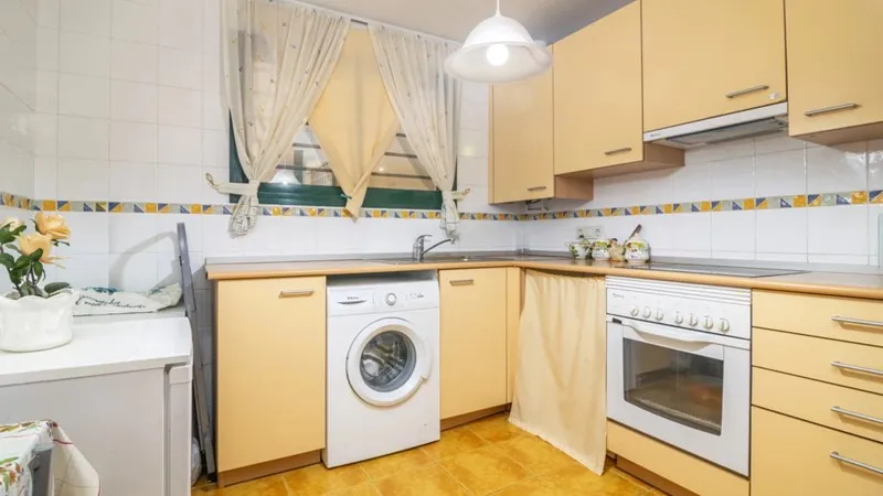 Flat 65m² in USA, Southbury. Priced at 142260£ rent photo-3