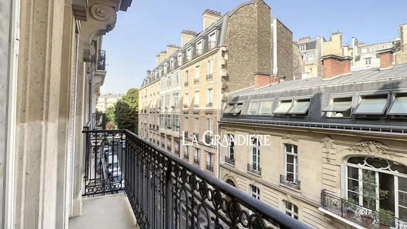 Flat 154m² in France, Paris. Priced at 1934943£ rent photo-1