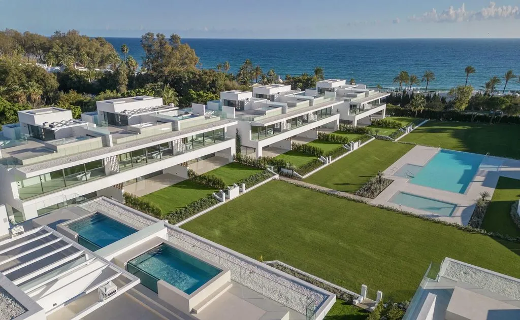 House 375m² in Portugal, Oeirash. Priced at 7200000€ rent photo-5