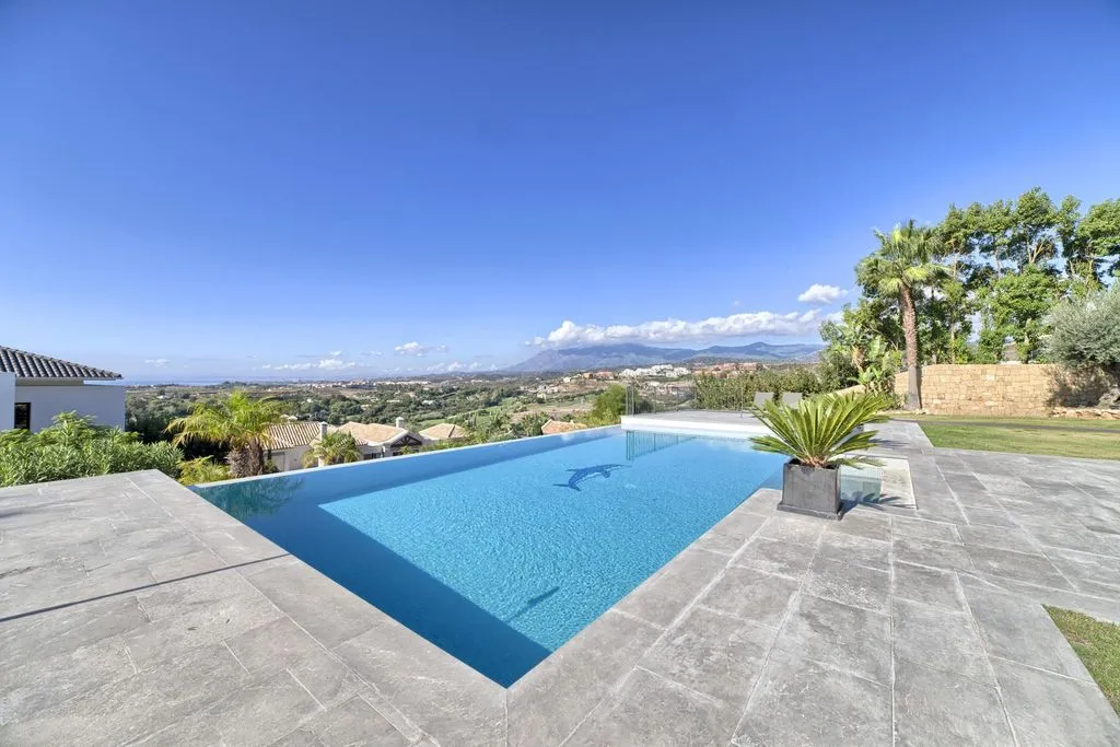 Villa 533m² in Italy, Karimate. Priced at 3195000€ rent photo-6