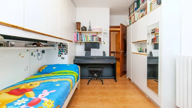 Flat 117m² in Italy, Saronno. Priced at 207686£ rent photo-4