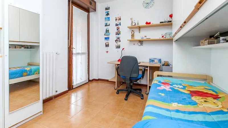 Flat 117m² in Italy, Saronno. Priced at 207686£ rent photo-5