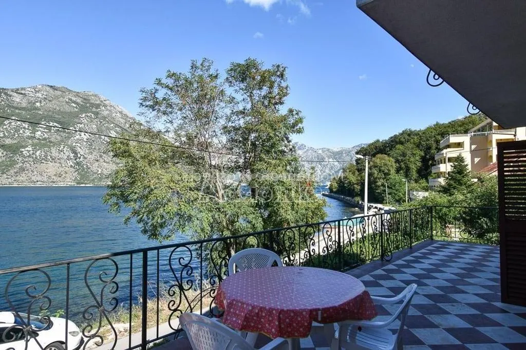House 272m² in Montenegro, Kotor. Priced at 520000€ rent photo-3