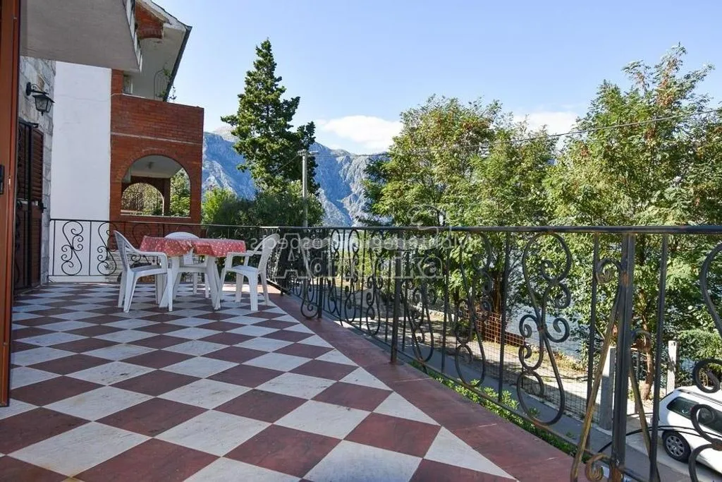 House 272m² in Montenegro, Kotor. Priced at 520000€ rent photo-9