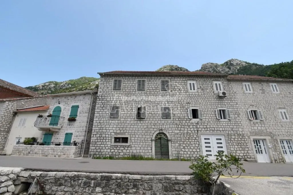 House 235m² in Montenegro, Kotor. Priced at 750000€ rent photo-2